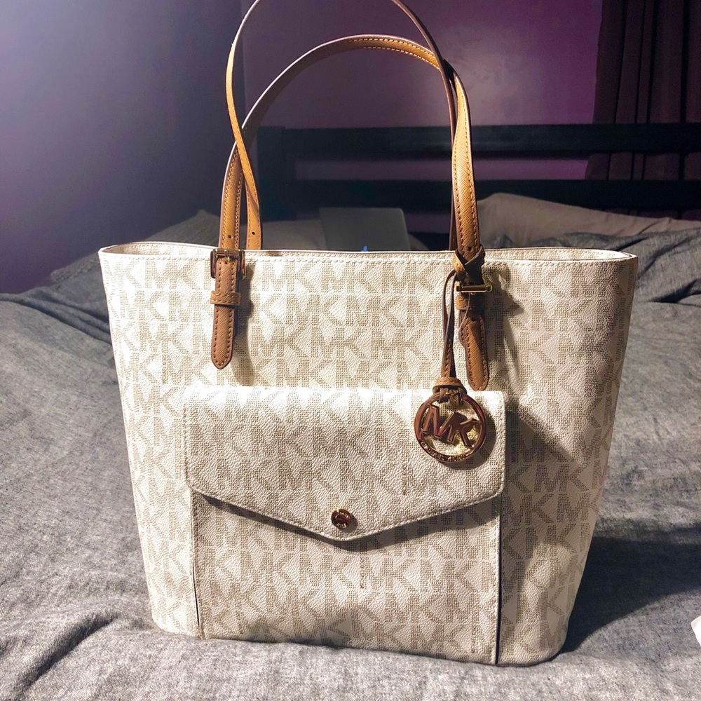 Michael Kors “multifunction pocket Tote” -Unused